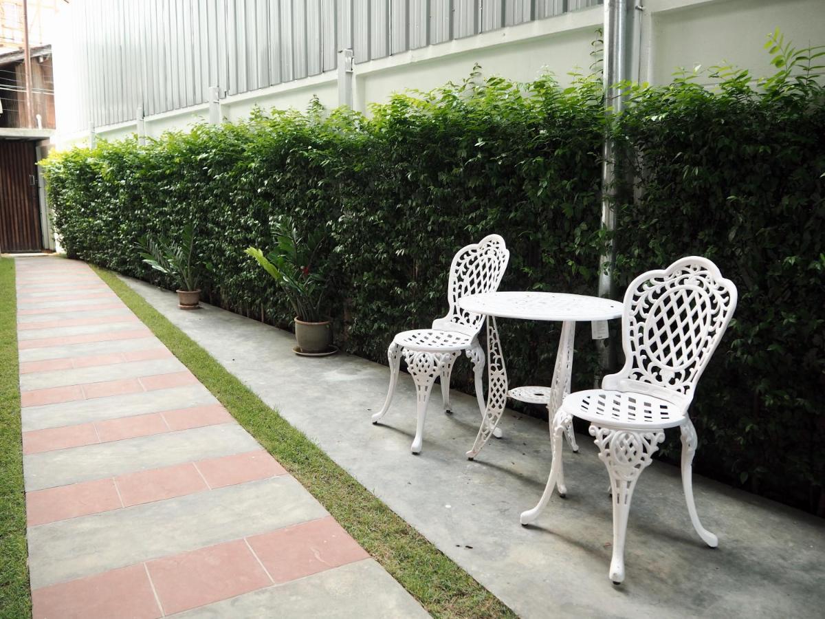 Bua House Poshtel Hotel Chiang Mai Exterior photo