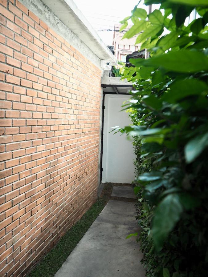 Bua House Poshtel Hotel Chiang Mai Exterior photo